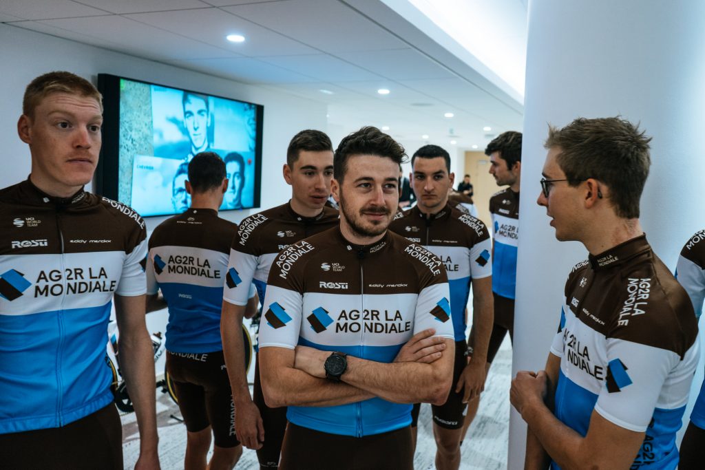 maillot-ag2r-la-mondiale