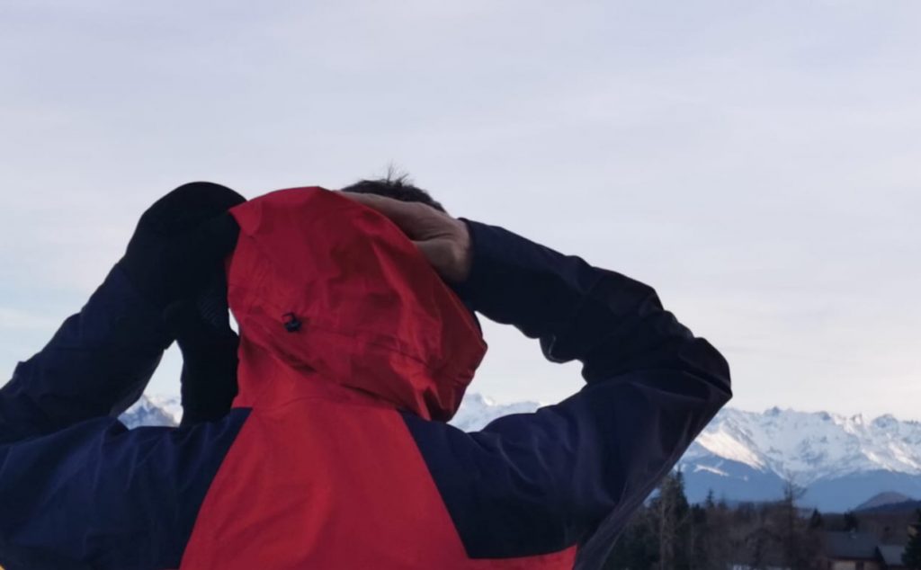 Test de la capuche de la veste Millet Kamet Light par Vincent