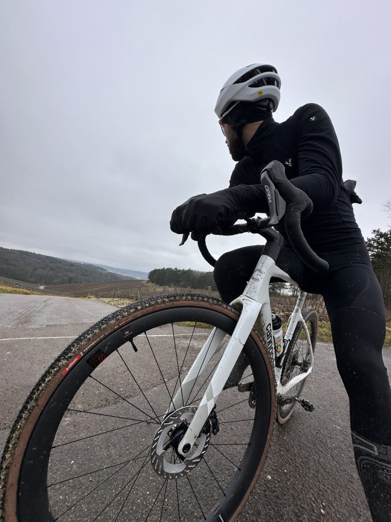 Cannondale SuperX sur une route dans l'Aube