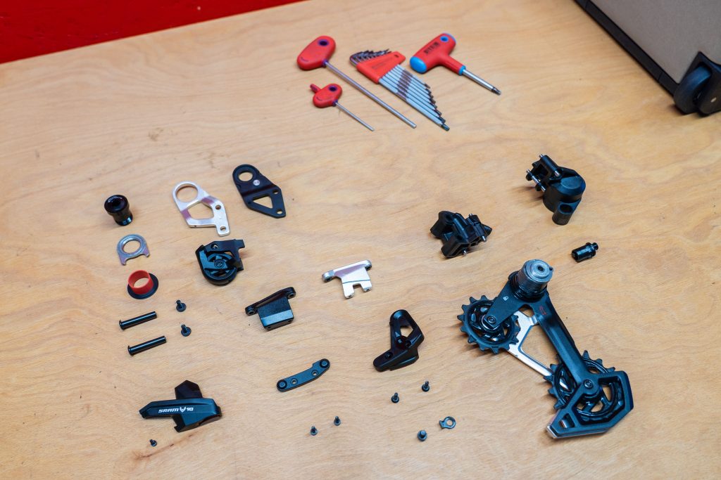 Pièces du Sram Eagle 90 démontées lors de son test