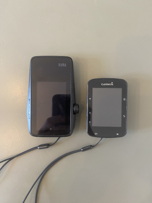 Taille du Coros Dura VS Garmin Edge 520 lors de notre test