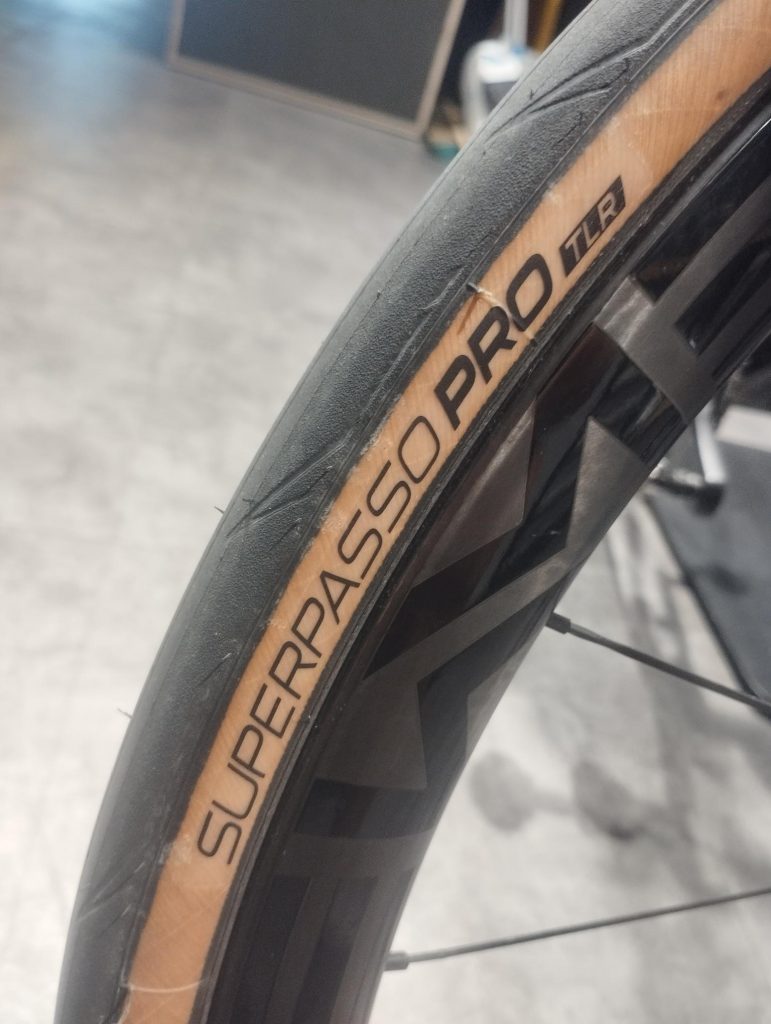 Test des pneus vélo Vredestein Superpasso PRO