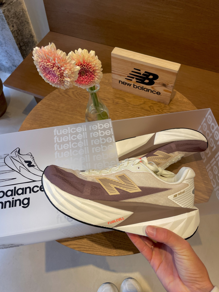 déballage des New Balance FuelCell Rebel V5 pour leur test