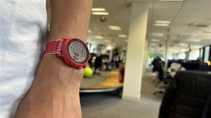 Test de la Coros Pace 3 rouge