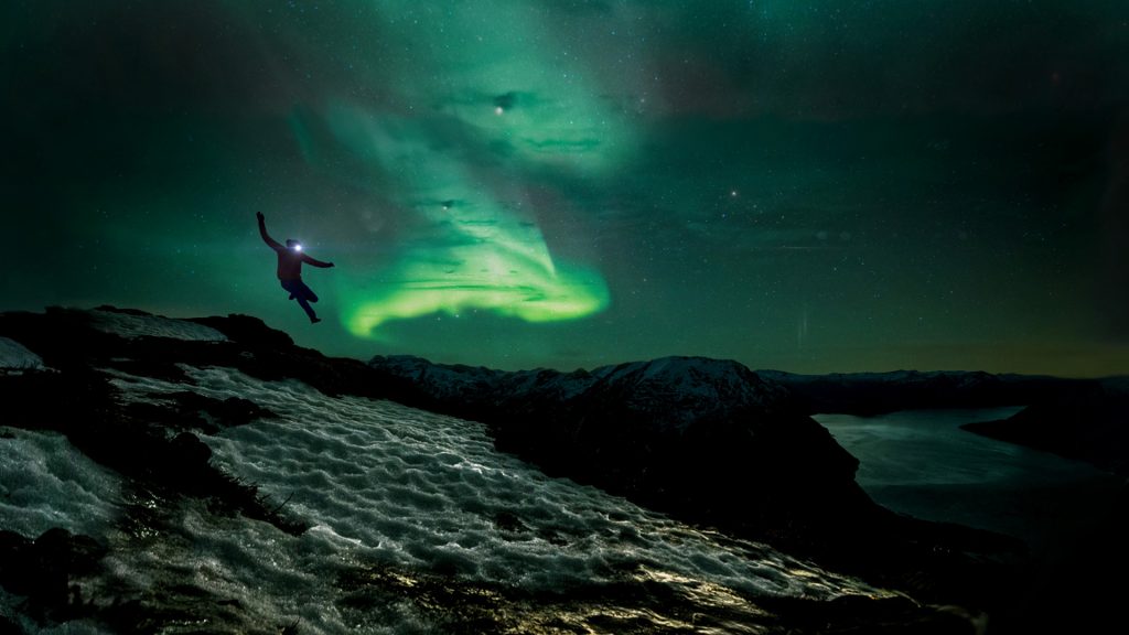 Aurora boreale - persona che corre